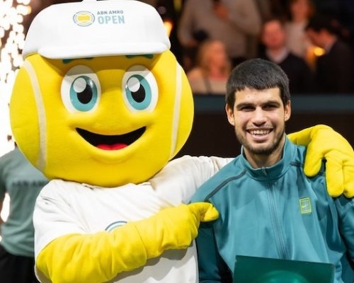 Král všech povrchů! Alcaraz dobyl poslední pevnost a je nejmladším vítězem všech povrchů i v hale