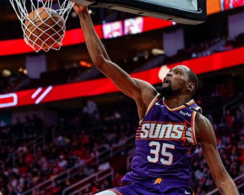 Durant zpět ve Warriors? Uvidíme v létě, naznačil legendární střelec