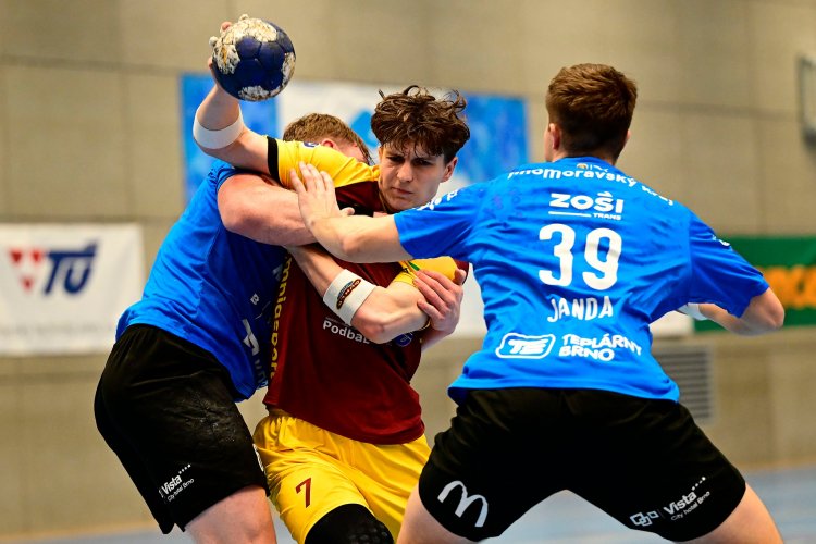 Boj o nejlepšího střelce neřeším, chci co nejvíc pomoci týmu, prozradila Sportwinu extraligová kometa Jonáš Josef