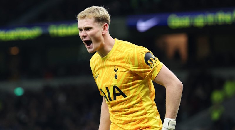 Kinský v pozoru, vyženou fanoušci Tottenhamu Vicaria z klubu?