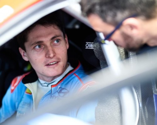 Švédská rallye jako noční můra: Fourmaux přišel o statisíce kvůli jednomu jedinému slovu!