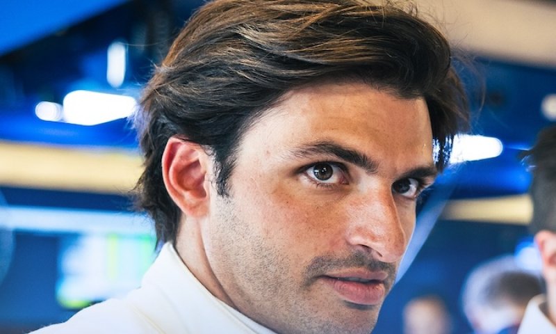 McLaren, Ferrari i Williams. Sainz se v britské stáji zaměřuje na detaily, které mohou znamenat rozdíl v milisekundách