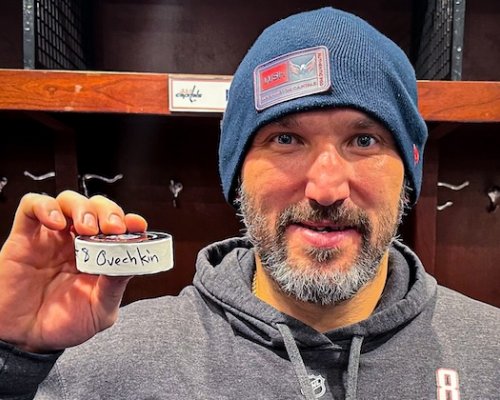 Rekordních 65 gólů do prázdné branky a 1600 bodů. Teď čeká Ovečkina trip do státu, kde perlil Gretzky