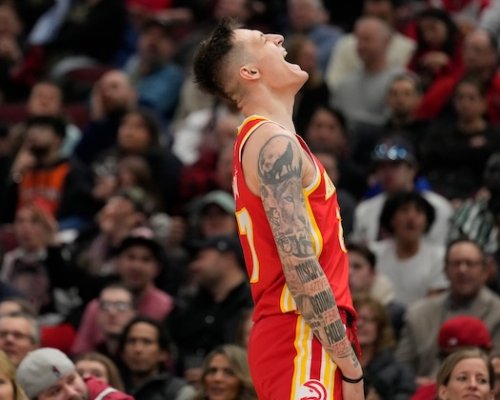 Stoprocentní Krejčí! Trefil všechny trojky a za play-off honící se Hawks zvítězili počtvrté v řadě