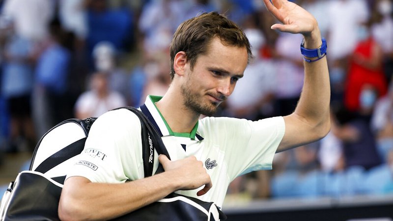 Medveděv jako uragán! Po mečbolu skákal, řval a pak se rychle omlouval