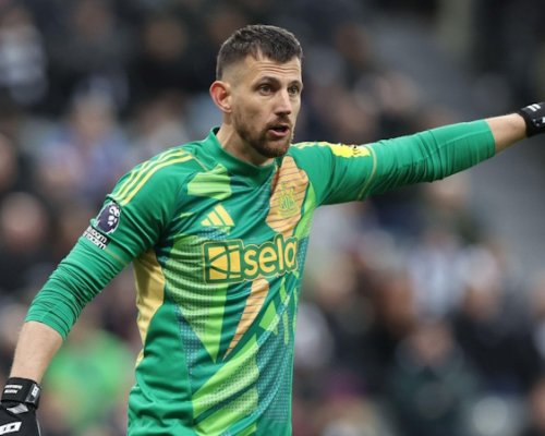 Slovenská naděje v mlze. Dúbravka zářil v Newcastlu, odměnou mu je lavička. Ten pocit znám, říká Mucha