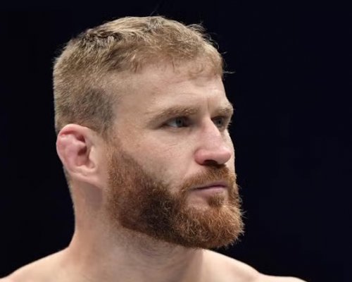 Chtěl jít proti Procházkovi, teď ho zařízli UFC rozhodčí. Blachowicz zuří, samuraj má nového soupeře