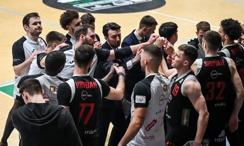 Tři roky, pět porážek. Mistrovský Nymburk rozpoutal peklo pod košem a prolomil děčínské prokletí
