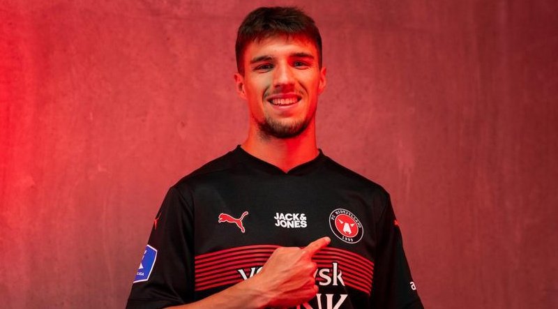 150 žab zachráněno, pár modřin k tomu: Fotbalista Gabriel riskoval život na silnici