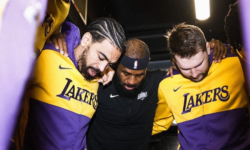 Tři bohové, jedna trofej. Kdo bude vládnout NBA? Trvale skvělý LeBron to asi nebude...