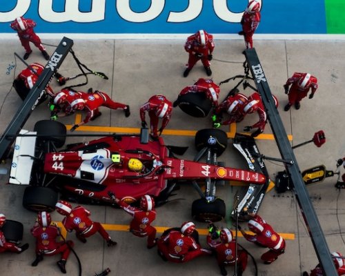 Ferrari tápe, závody nudí: Vasseur varuje před šampionátem v kvalifikaci