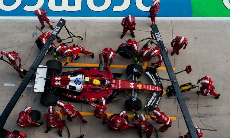 Ferrari tápe, závody nudí: Vasseur varuje před šampionátem v kvalifikaci