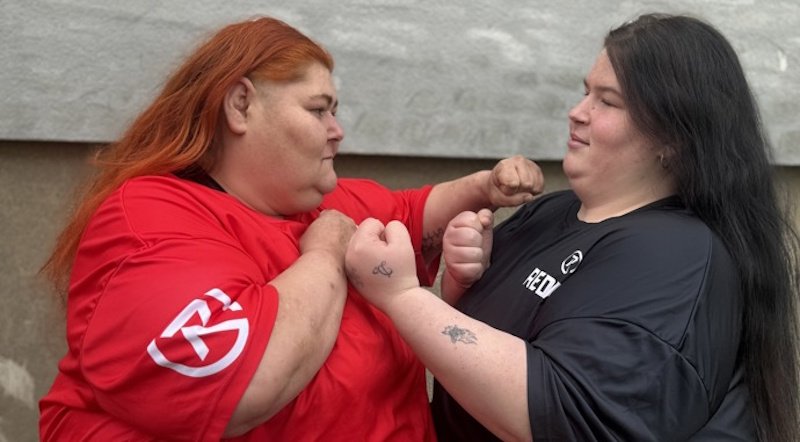 Red Face láká na galavečer facek: Droběna a Godzila si dají plácanou tělem o půl tuny