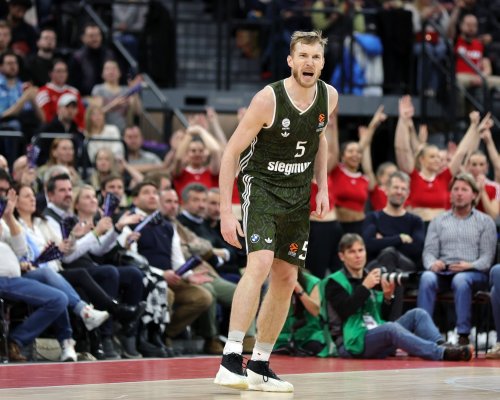 Bayern si pojistil služby mistra světa