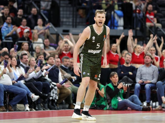 Bayern si pojistil služby mistra světa