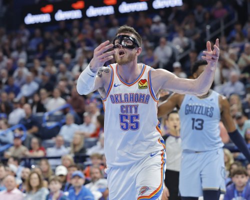 Brzy budeme mít prvního hráče NBA, který bude vydělávat 100 milionů dolarů ročně, sdělil Hartenstein