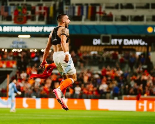 Giroud čekal na premiérový gól v MLS šestnáct zápasů, Lingr jen 22 minut!