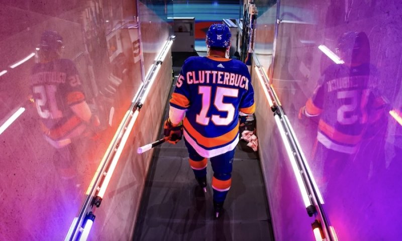 Legenda tvrdosti Clutterbuck končí, prostředí NHL opouští po rekordních 4029 hitech