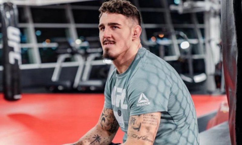Oči má v pořádku, teď chce titul bez otazníků. Aspinall znovu míří na "nenáviděného podvodníka" Ganea