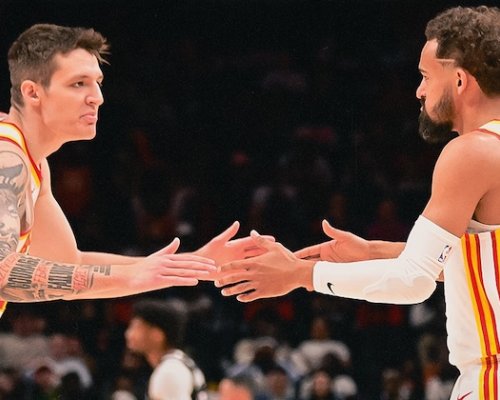 Tři trojky, 11 bodů a precizní výkon! Krejčí bojoval, Hawks ale prohráli thriller v posledních sekundách