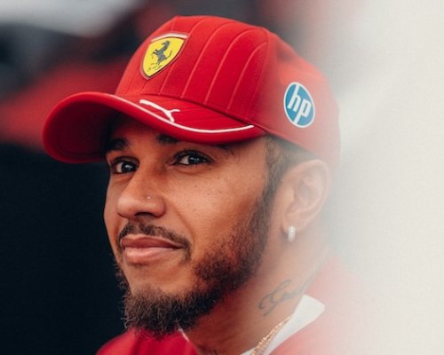 Ferrari je zatím dost tvrdý oříšek. Hamilton přiznal, že se s autem stále učí