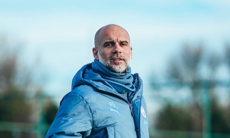 Po deseti letech v Manchesteru se otevírá nová kapitola. Xavi tuší, kam Pep zamíří