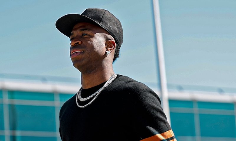 Další skandál. Vinícius obvinil soupeře z rasismu a odmítl pokračovat