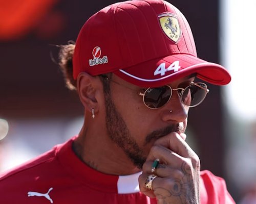 Děje se spousta věcí. Zoufalý Hamilton naznačil problémy v zákulisí Ferrari