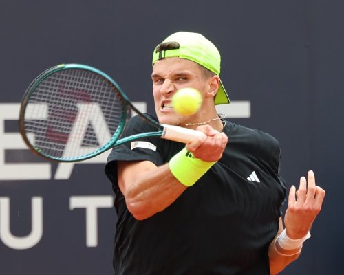 Menšík po kolapsu z vedra na Roland Garros ostře zkritizoval organizátory, Djokovič navrhuje změny v programu