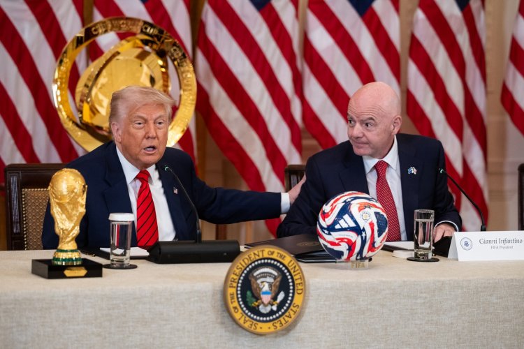 Šéf FIFA během MS více než dvakrát obletěl svět, navštívil 43 zápasů