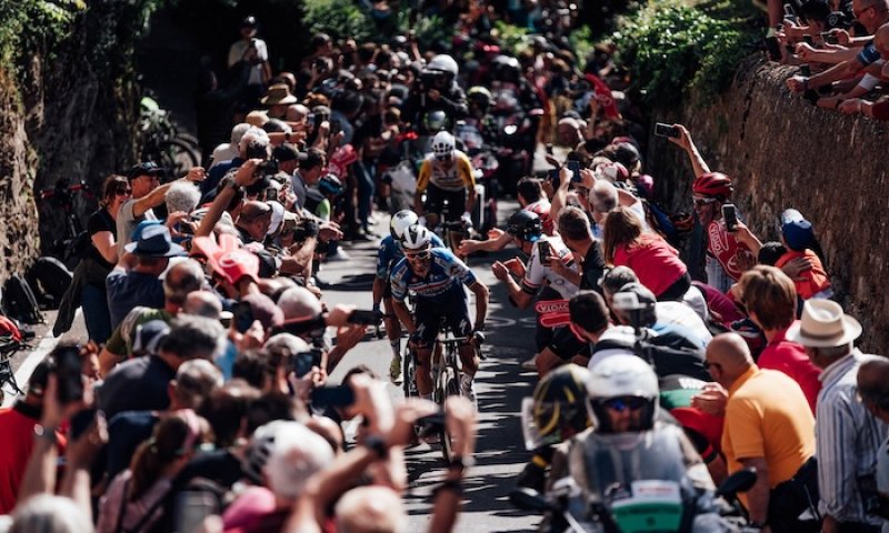 Nejtěžší Giro d’Italia v historii? Na peleton s Yatesem, Vingegaardem či Rogličem čeká 49 tisíc metrů pekla