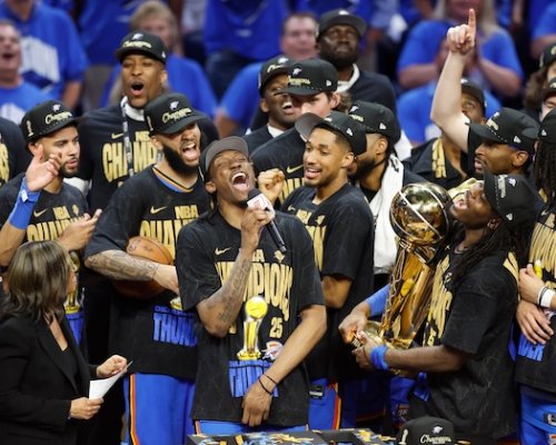 O novém králi NBA se nepochybuje. Gilgeous-Alexander napodobil proslulé trio Jordan, O'Neal a Abdul-Jabbar