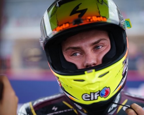 Děsivé záběry z Katalánska. Českého jezdce trefilo kolo vlastní motorky přímo do helmy
