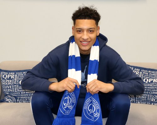 Další český hráč v Anglii. QPR si vyhlédlo stopera Akindileniho