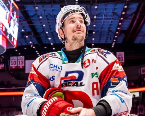 Pardubice poprvé oficiálně na ledě, ale bez Červenky. Teď ho nepotřebuji mít v top formě, říká kouč Pešán