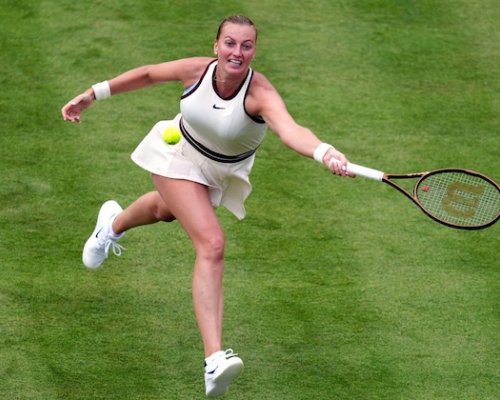 Milovaný povrch, bolestivý návrat. V Queen's Clubu vystavila Kvitové stopku světová dvaadvacítka, ale nadřela se