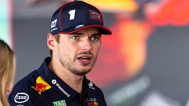 Válka slov v Bahrajnu: Red Bull se vidí až čtvrtý, Mercedes má strach