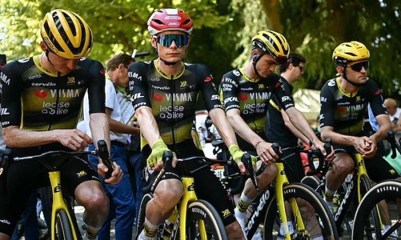Když peníze vítězí nad odpočinkem. Proč unavené hvězdy cyklistiky jedou bizarní závod v horách
