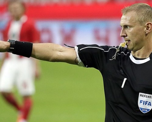 Sudí z Premier League měl v telefonu video, po kterém se všem udělalo zle