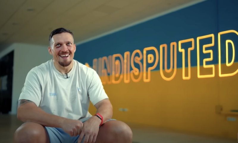 Nastal čas vycouvat? Usyk nečekaně ruší MMA bitvu s Jakem Paulem a hází vinu na přátelské vztahy