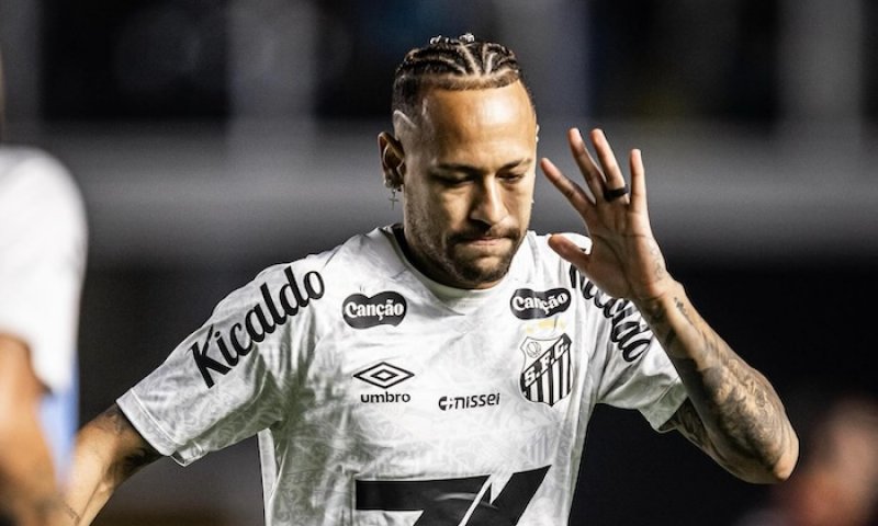 Neymar se zasnil. Po krizi v Brazílii vyjmenoval 4 oblíbené týmy Premier League