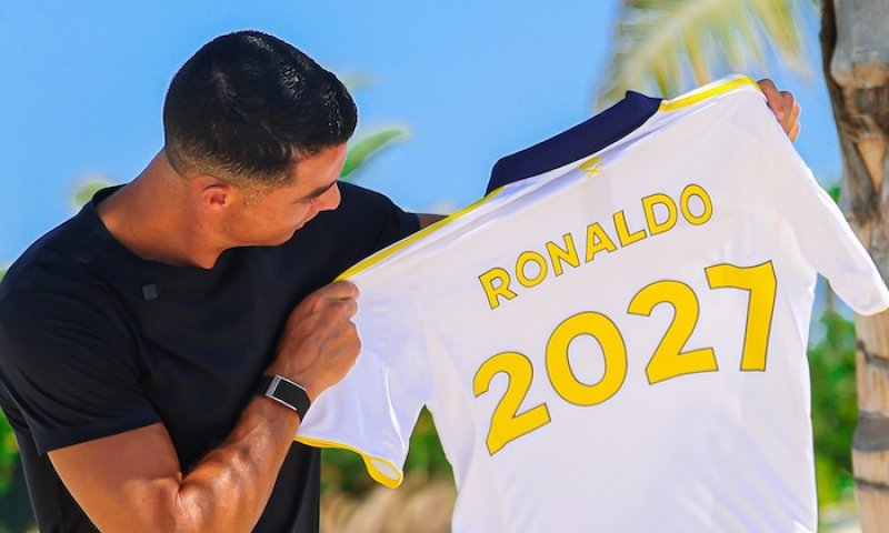 Ronaldo místo eurovky? Banka musela krotit šílenství na sítích