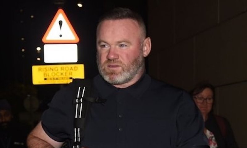 Rooney je přesvědčen, že pod Artetou hoří židle a jeho pozice v Arsenalu je v ohrožení: Všichni od něj očekávají titul