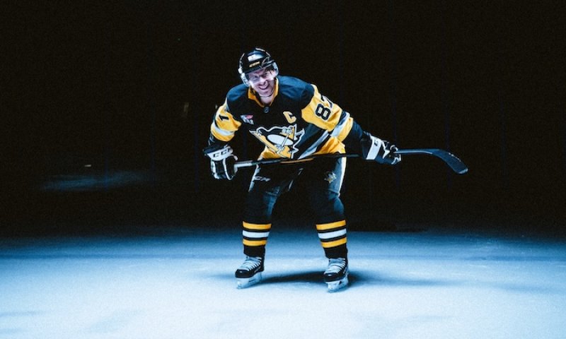 Prázdný pohled a tíživé ticho. Zlomený kapitán Crosby polyká nejtěžší porážku sezony