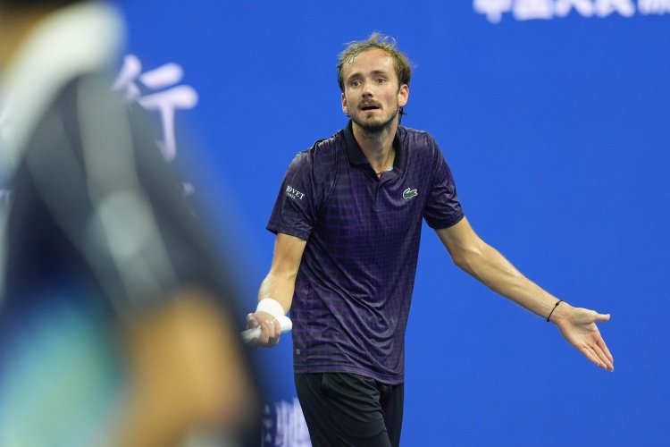 Daniil Medveděv vypadl v 1. kole Roland Garros a stěžoval si na moderní éru tenisu