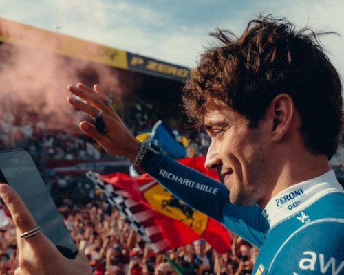 Leclerc ovládl dramatickou Velkou cenu Británie. Antonelliho zradila technika