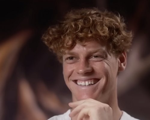 Jannik Sinner po výhře nad Zverevem postoupil a láme rekordy v prize money
