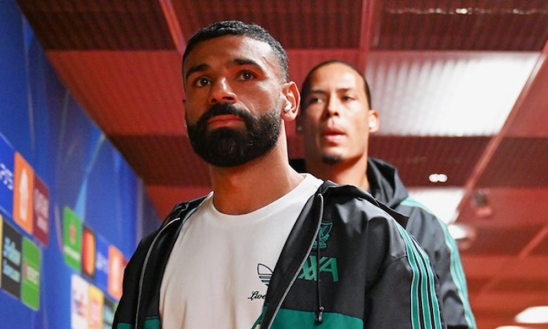 Salah se v Liverpoolu trápí, využijí toho kluby ze Saúdské Arábie?