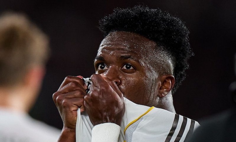 Napětí v Realu roste a Vinícius dostal od Péreze ultimátum. Zároveň má mít nabídku, jakou fotbalový svět neviděl