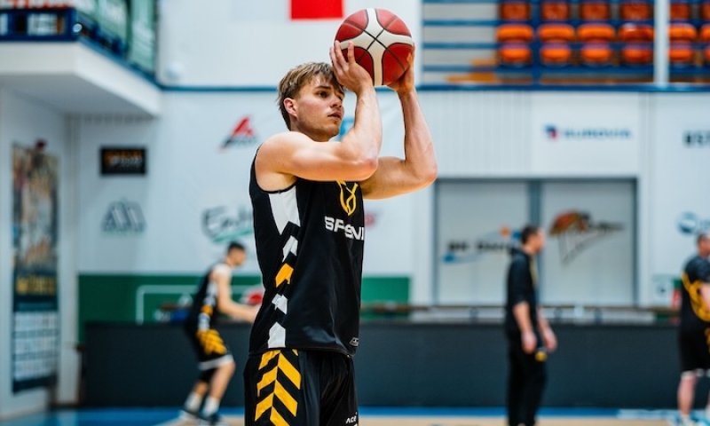 Jeden z nejlepších domácích hráčů v NBL? Sršeň Sýkora drží sezonní rekordy v asistencích i v doskocích